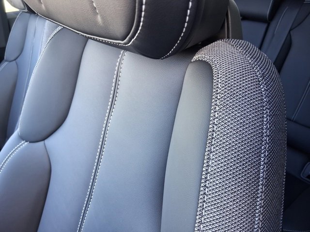 New 2026 Cadillac Optiq Luxury 1 image 22