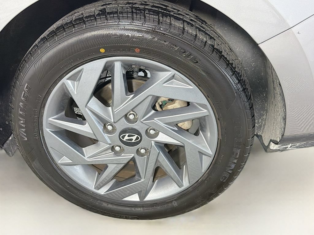 Used 2024 Hyundai Elantra SEL FWD image 29