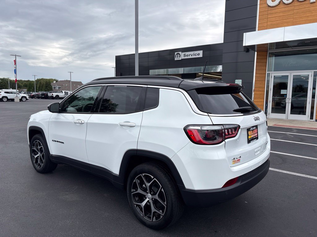 Used 2024 Jeep Compass Limited AWD/4WD image 4