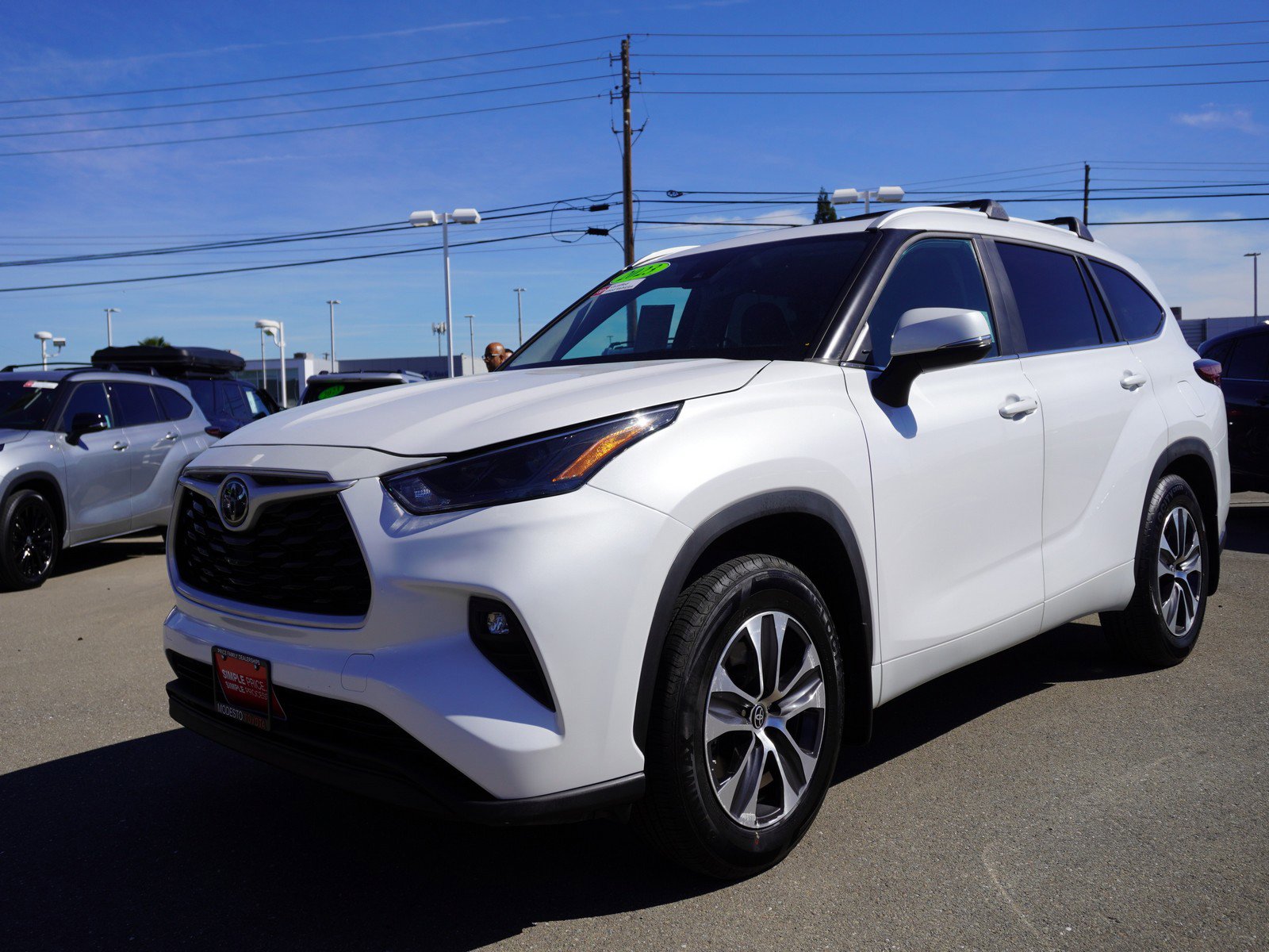 Used 2023 Toyota Highlander XLE image 5