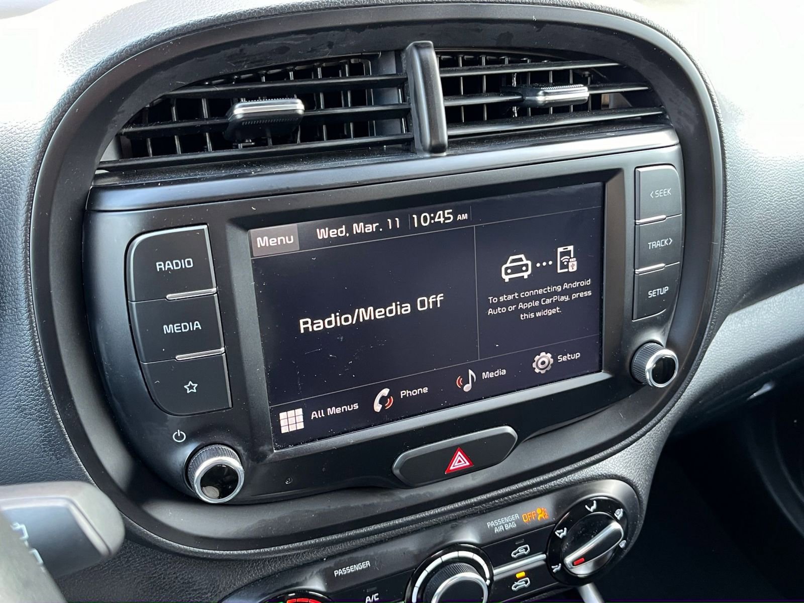 Used 2025 Kia Soul LX w/ LX Technology Package FWD image 18