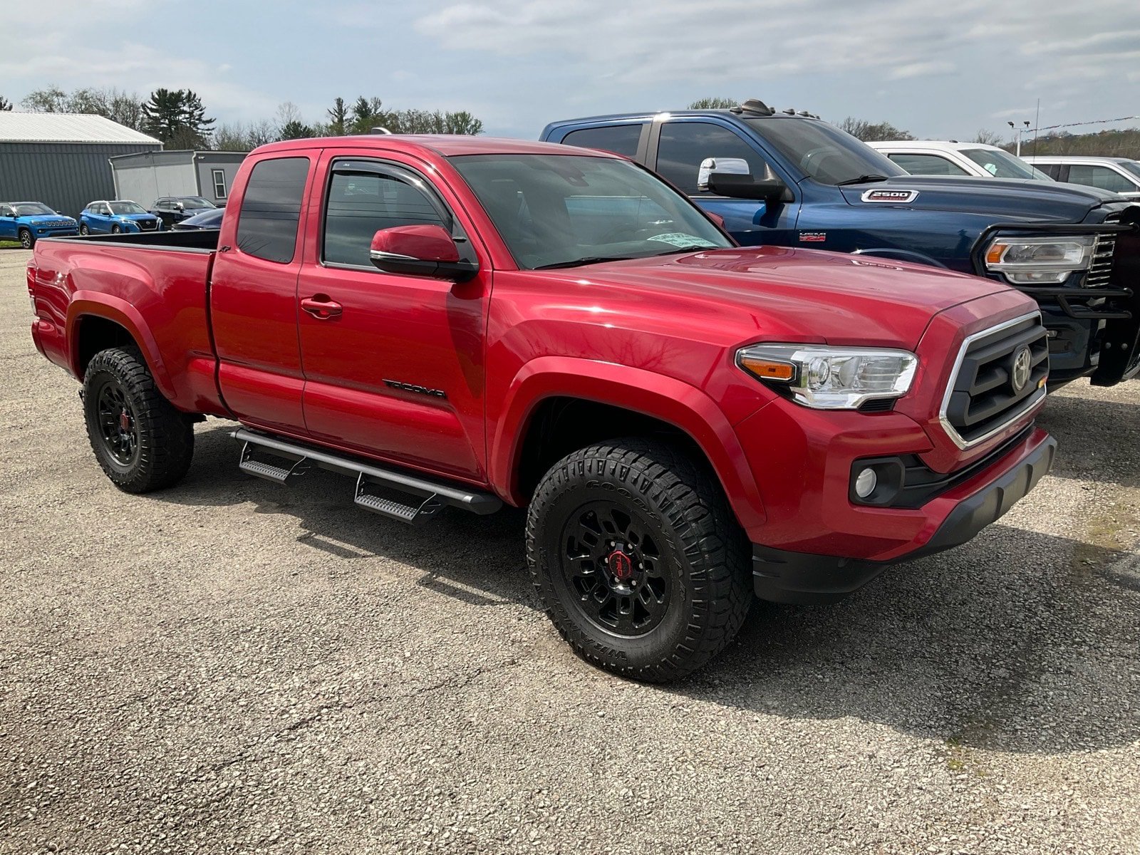 Used 2023 Toyota Tacoma SR5 w/ Technology Package AWD/4WD image 3
