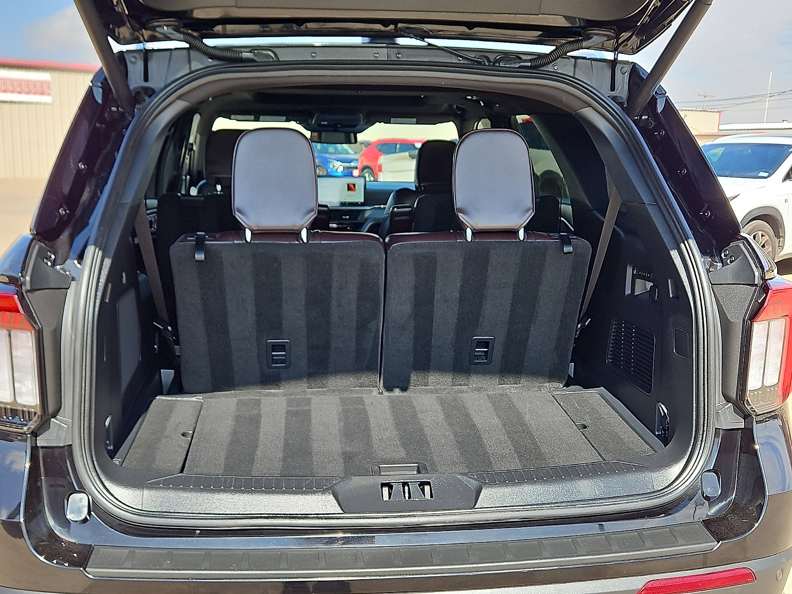 Used 2025 Ford Explorer Platinum w/ LUX Leather Package image 6