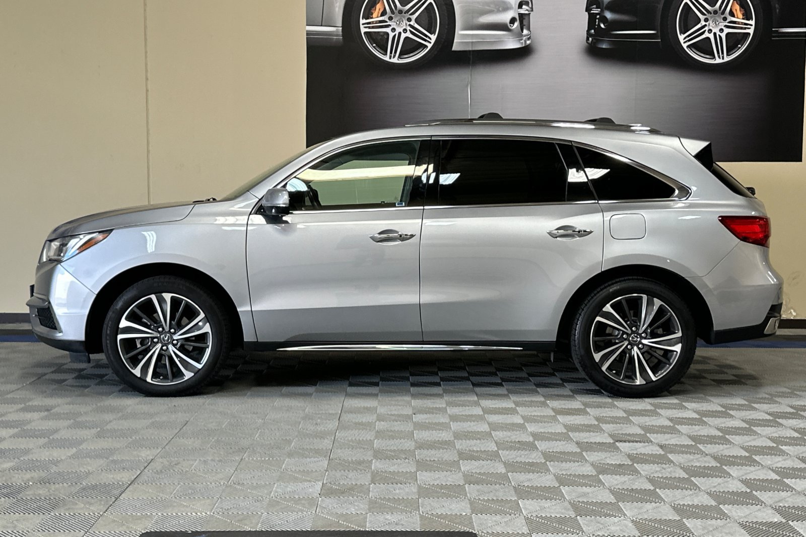 Used 2020 Acura MDX w/ Technology Package AWD/4WD image 7