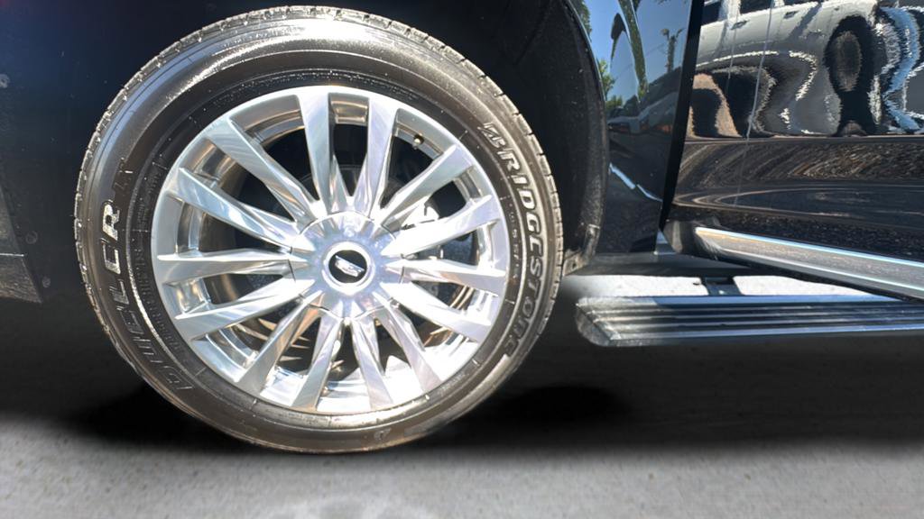 Used 2021 Cadillac Escalade Premium Luxury w/ Driver Assist Tech Package AWD/4WD image 19