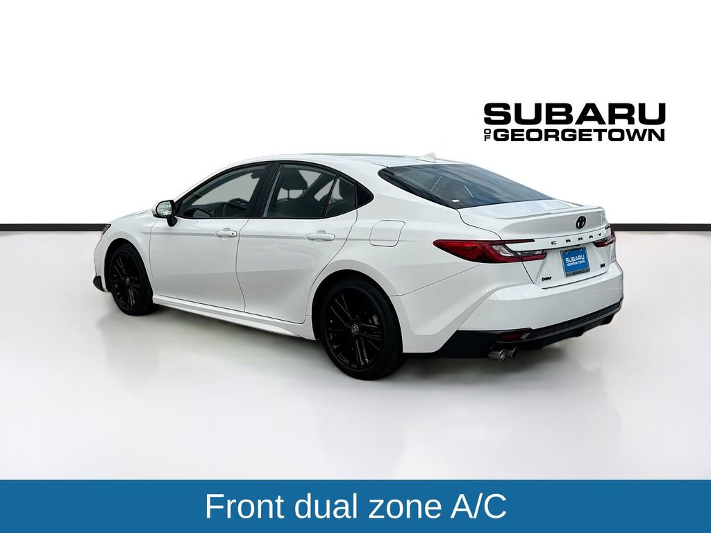Used 2025 Toyota Camry SE image 5