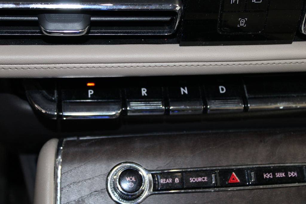 Used 2023 Lincoln Aviator Reserve w/ Equipment Group 201A image 32