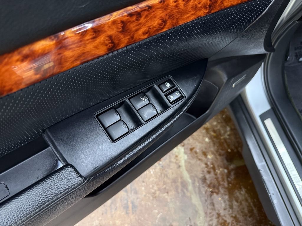 Used 2012 Subaru Outback 3.6R Limited image 13