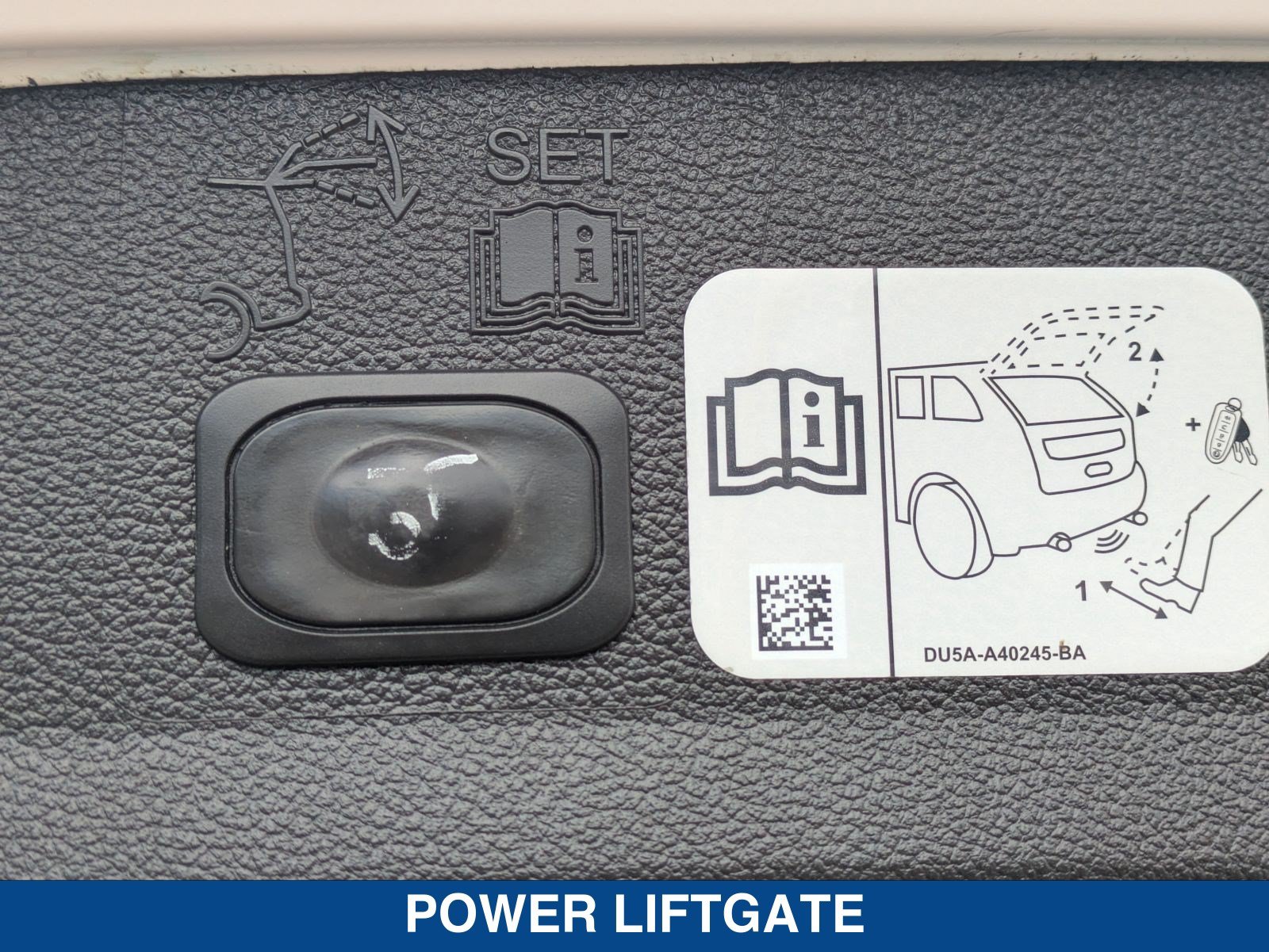 Used 2019 Ford Escape Titanium AWD/4WD image 15