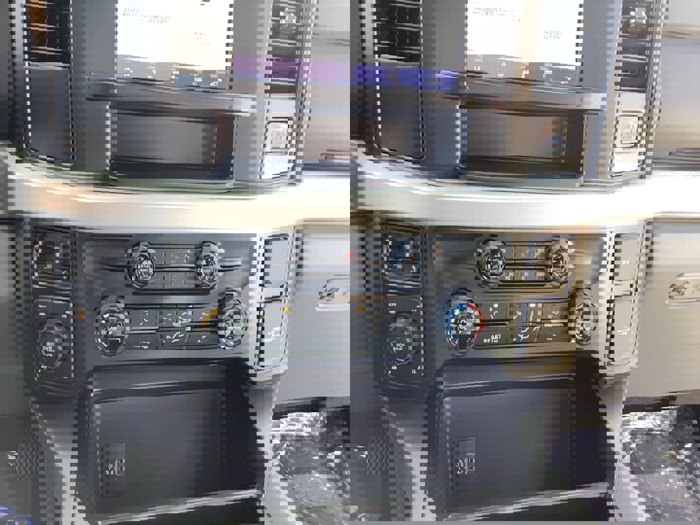 New 2026 Ford F350 XLT image 21