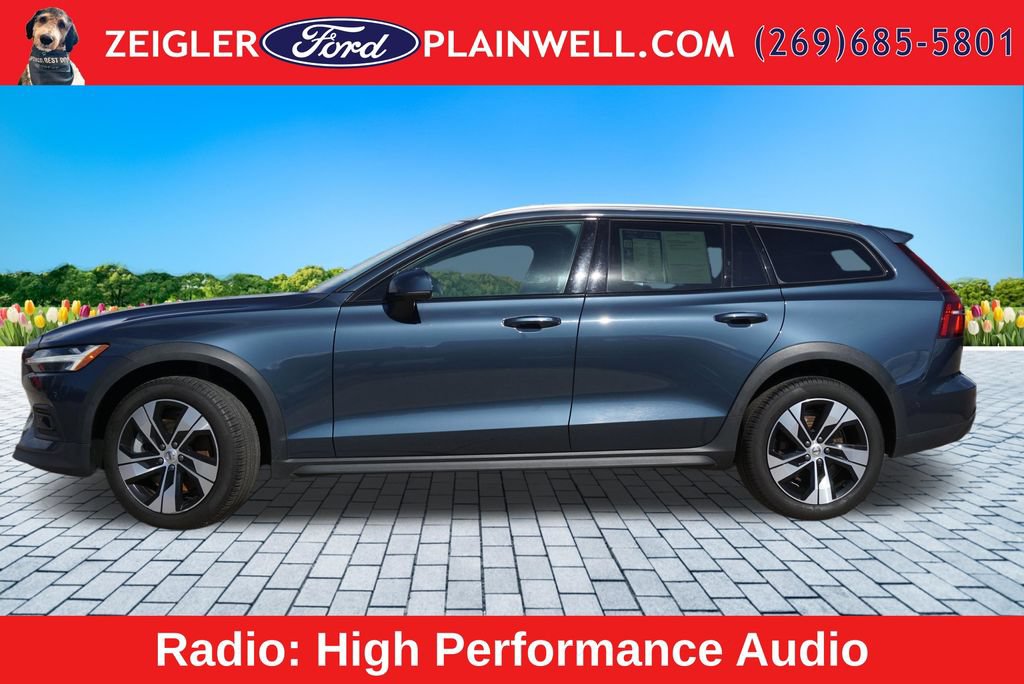 Used 2024 Volvo V60 B5 Cross Country Plus AWD/4WD image 2