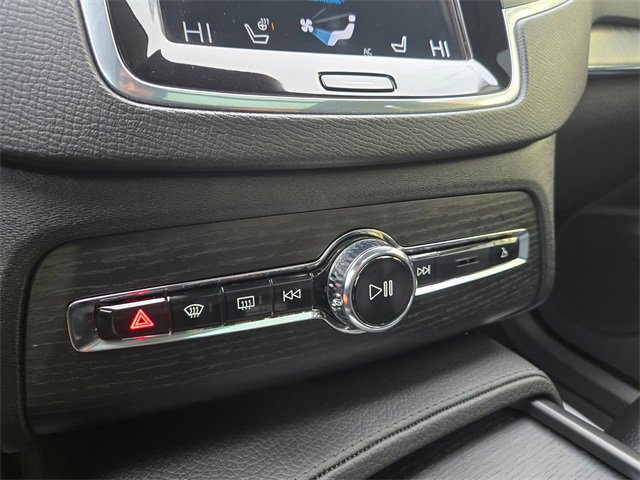 Used 2020 Volvo XC90 T8 Momentum w/ Protection Package image 29