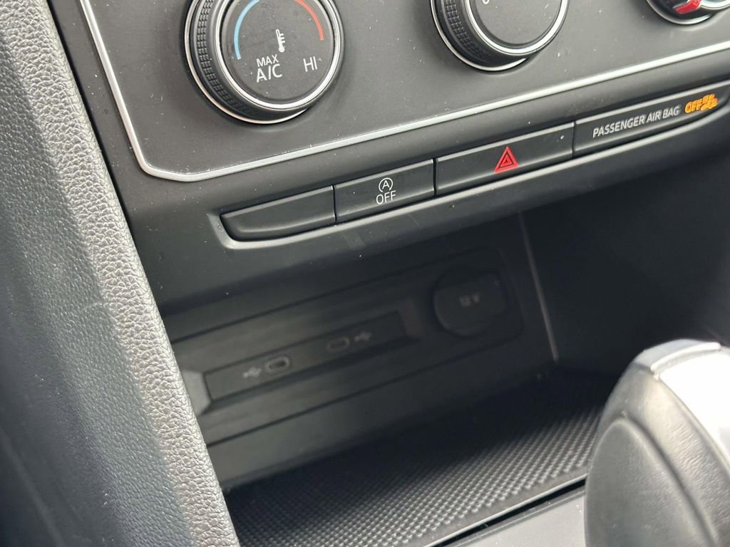 Certified 2023 Volkswagen Atlas Cross Sport SE image 29