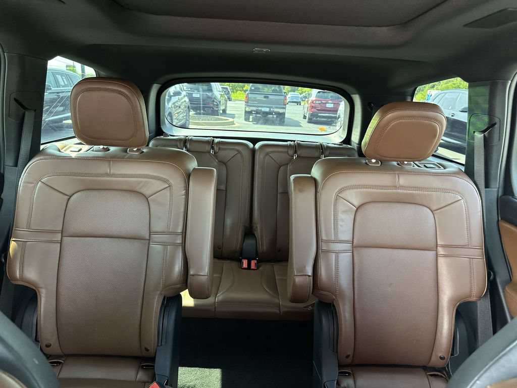 Used 2021 Lincoln Aviator Reserve w/ Equipment Group 208A AWD/4WD image 13