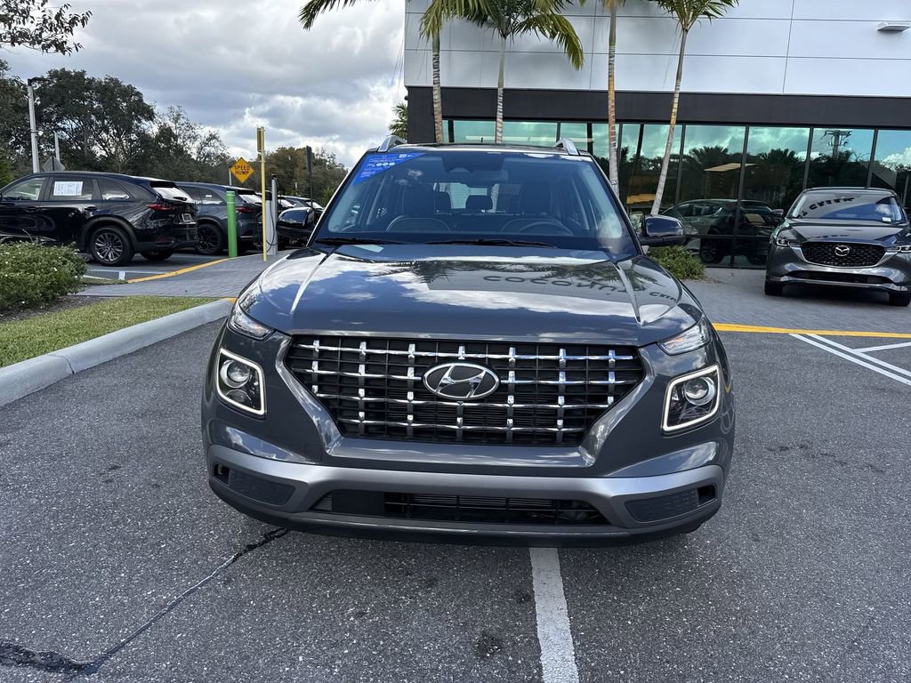 Used 2024 Hyundai Venue Limited image 30