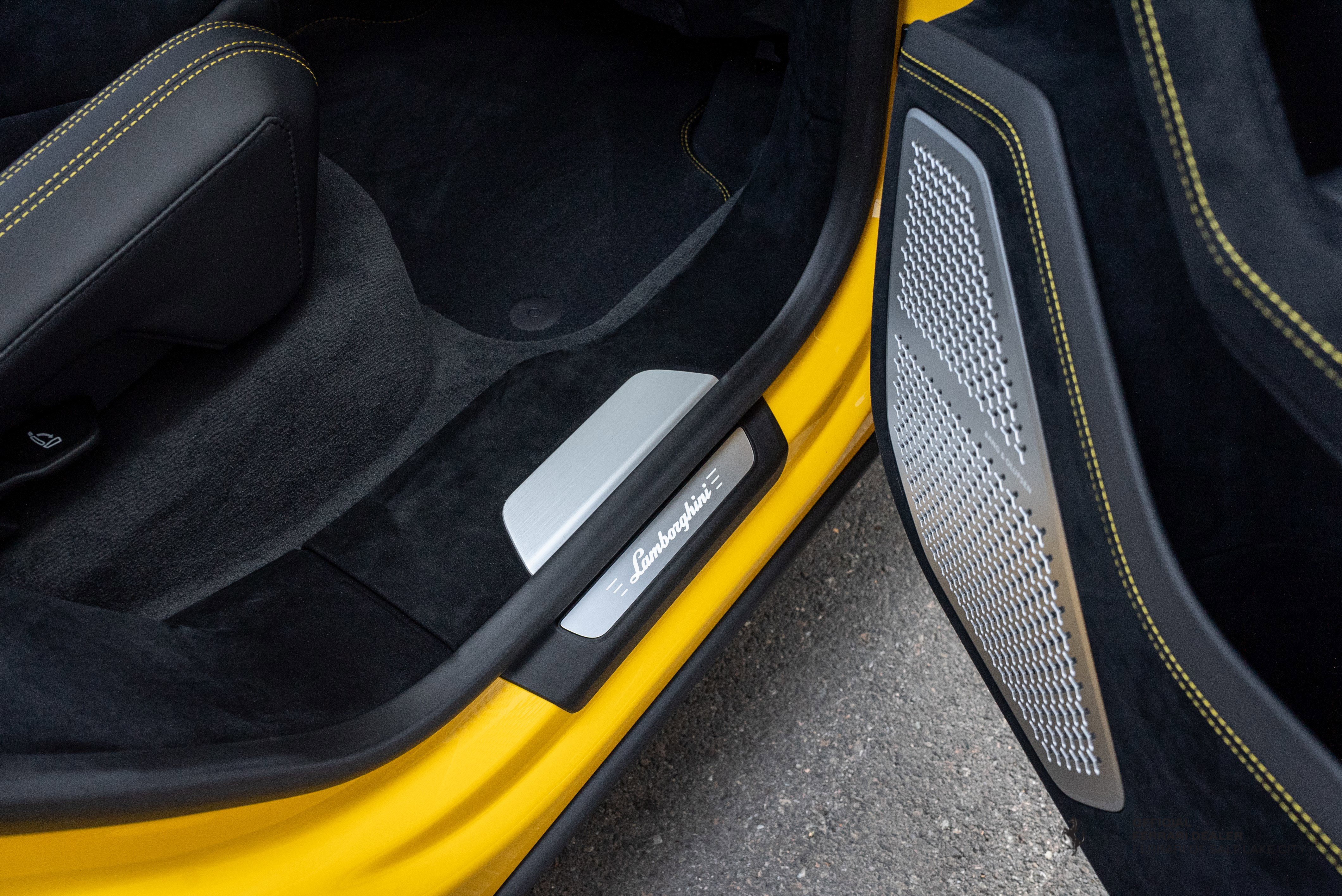 Used 2024 Lamborghini Urus Performante image 29