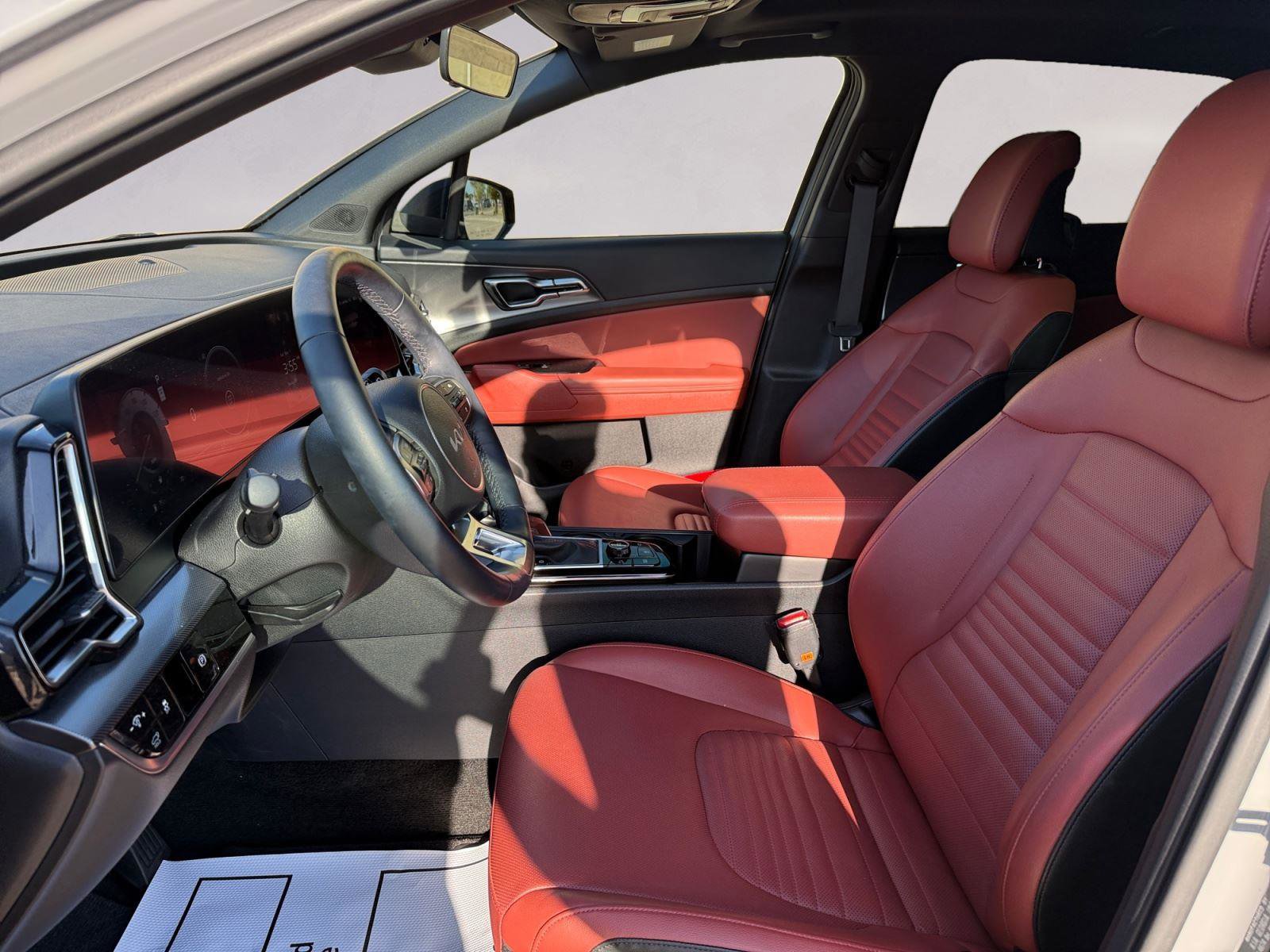 Used 2025 Kia Sportage SX image 9