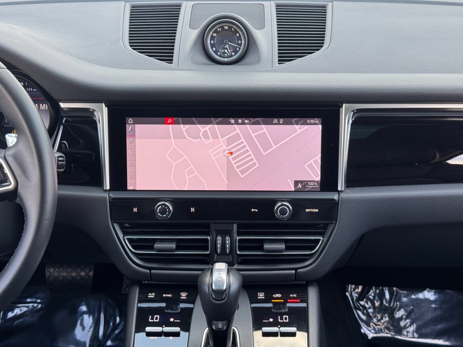 Used 2023 Porsche Macan image 25