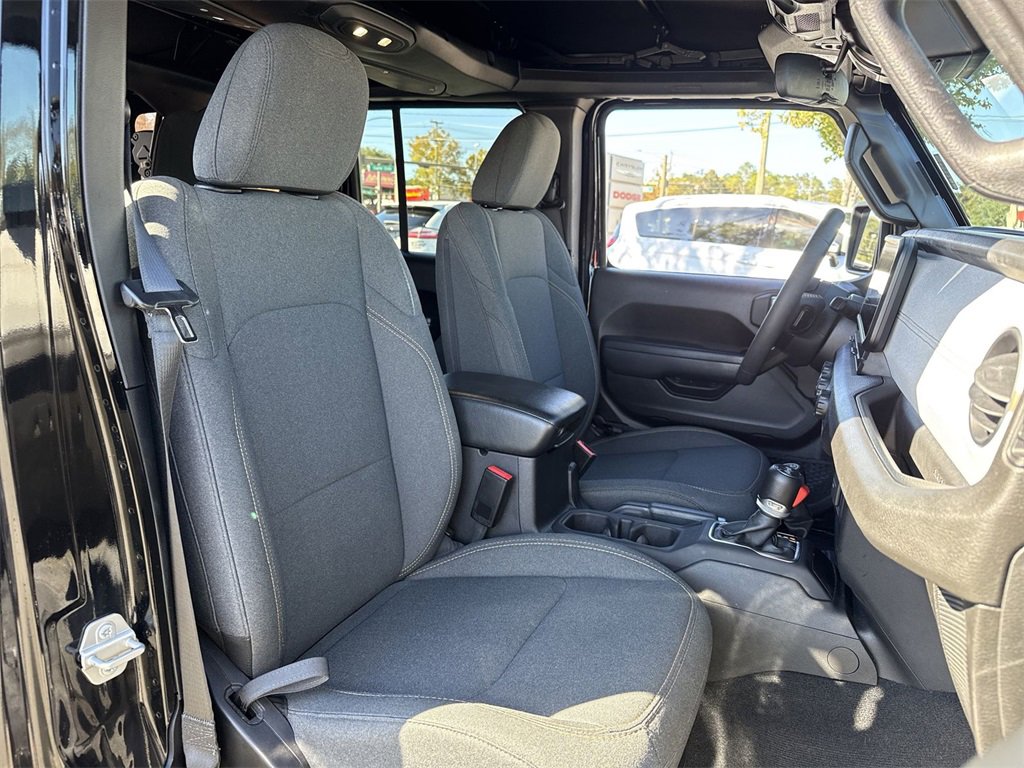 Used 2024 Jeep Wrangler Sport S image 27