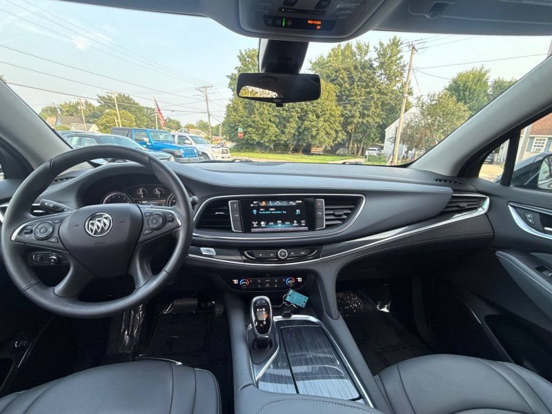 Used 2019 Buick Enclave Essence AWD/4WD image 23
