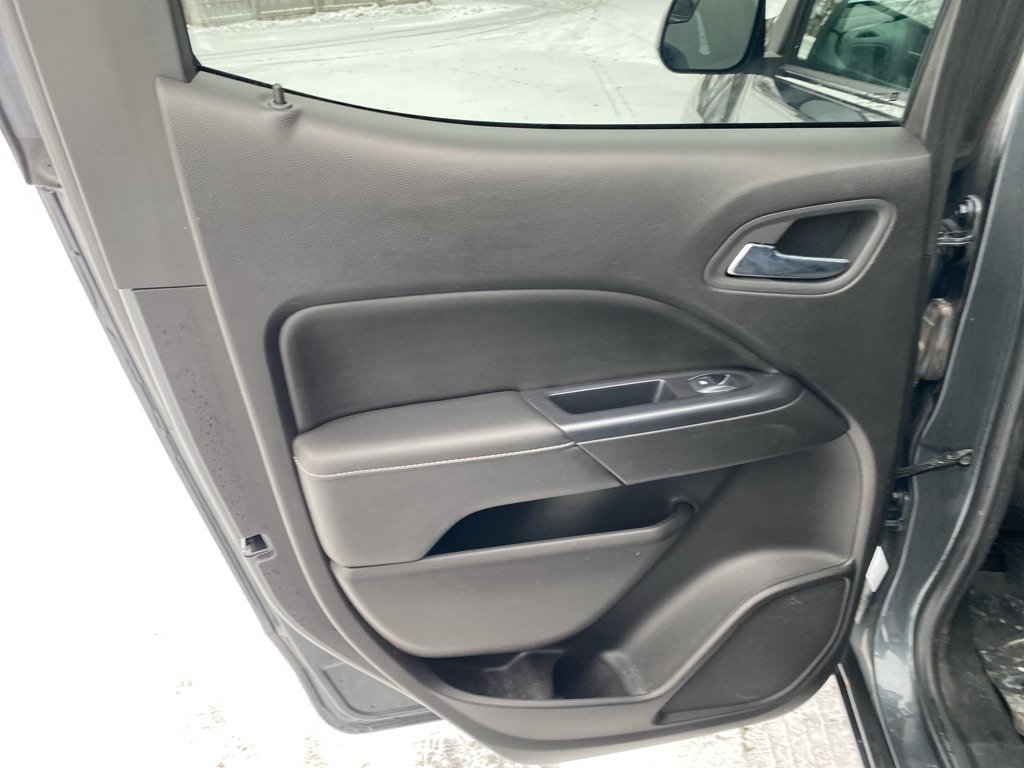 Used 2017 GMC Canyon SLT image 20