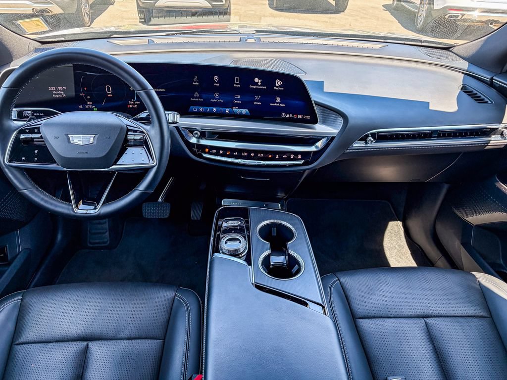 Certified 2024 Cadillac Lyriq Luxury RWD image 11