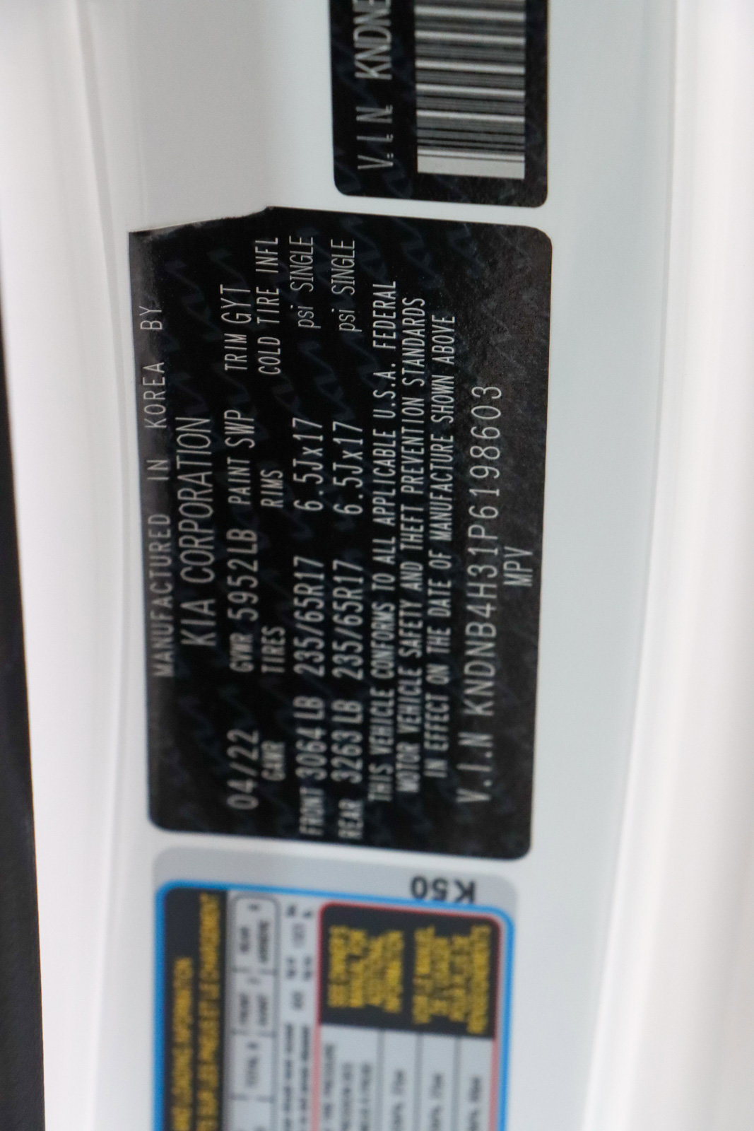 Used 2023 Kia Carnival LX FWD image 33