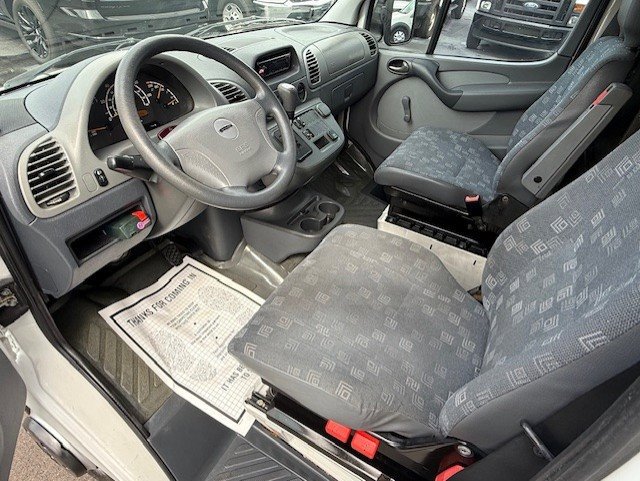 Used 2004 Dodge Sprinter 3500 RWD image 14