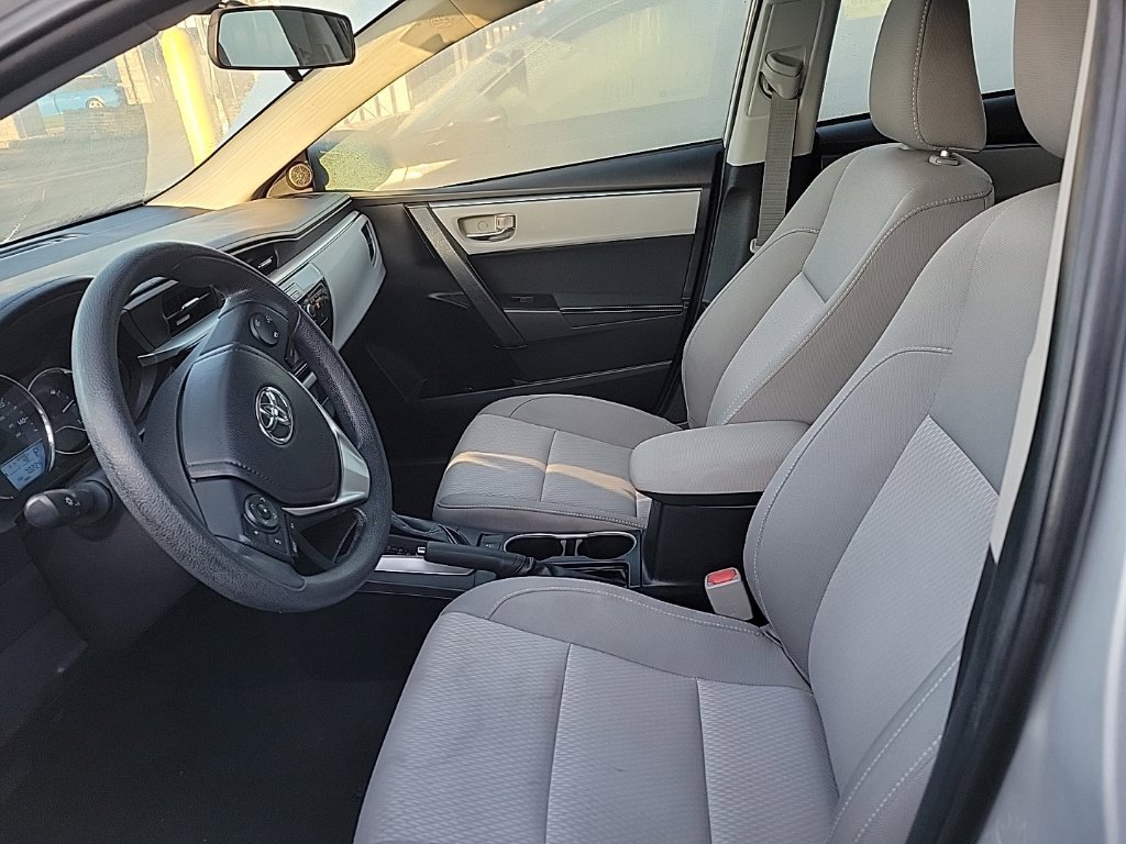 Used 2015 Toyota Corolla LE FWD image 6