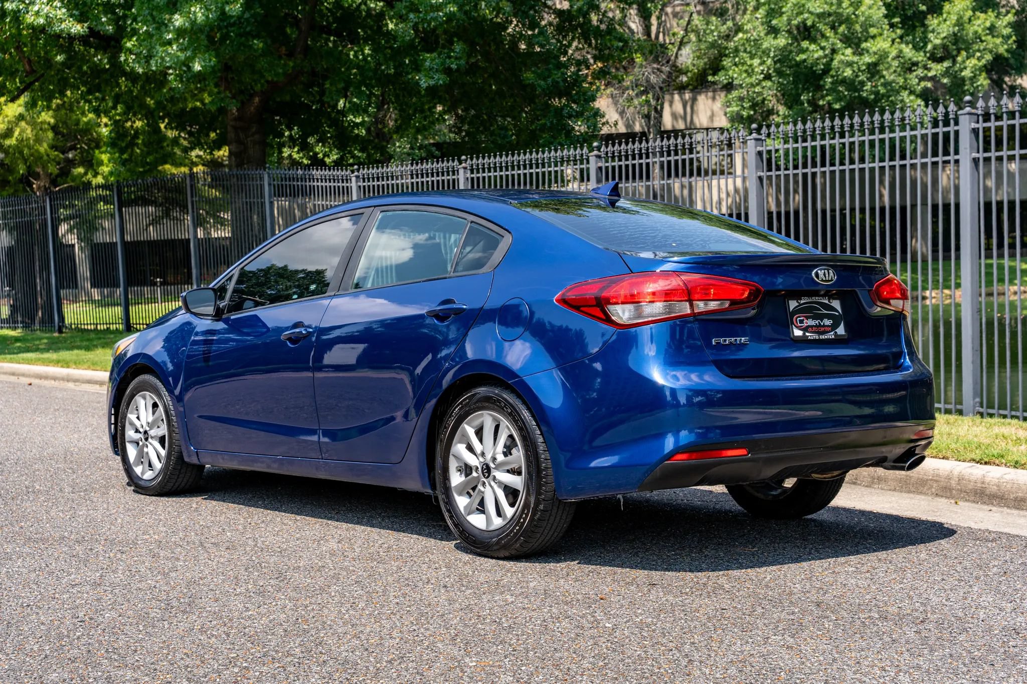 Used 2017 Kia Forte S FWD image 8