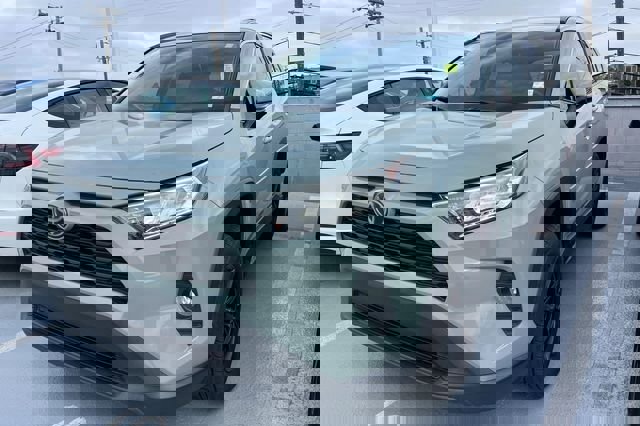 Used 2021 Toyota RAV4 XLE w/ Convenience Package AWD/4WD image 2