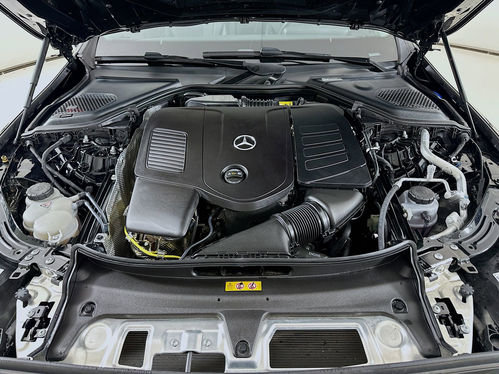 Used 2025 Mercedes-Benz E 350 Sedan image 32
