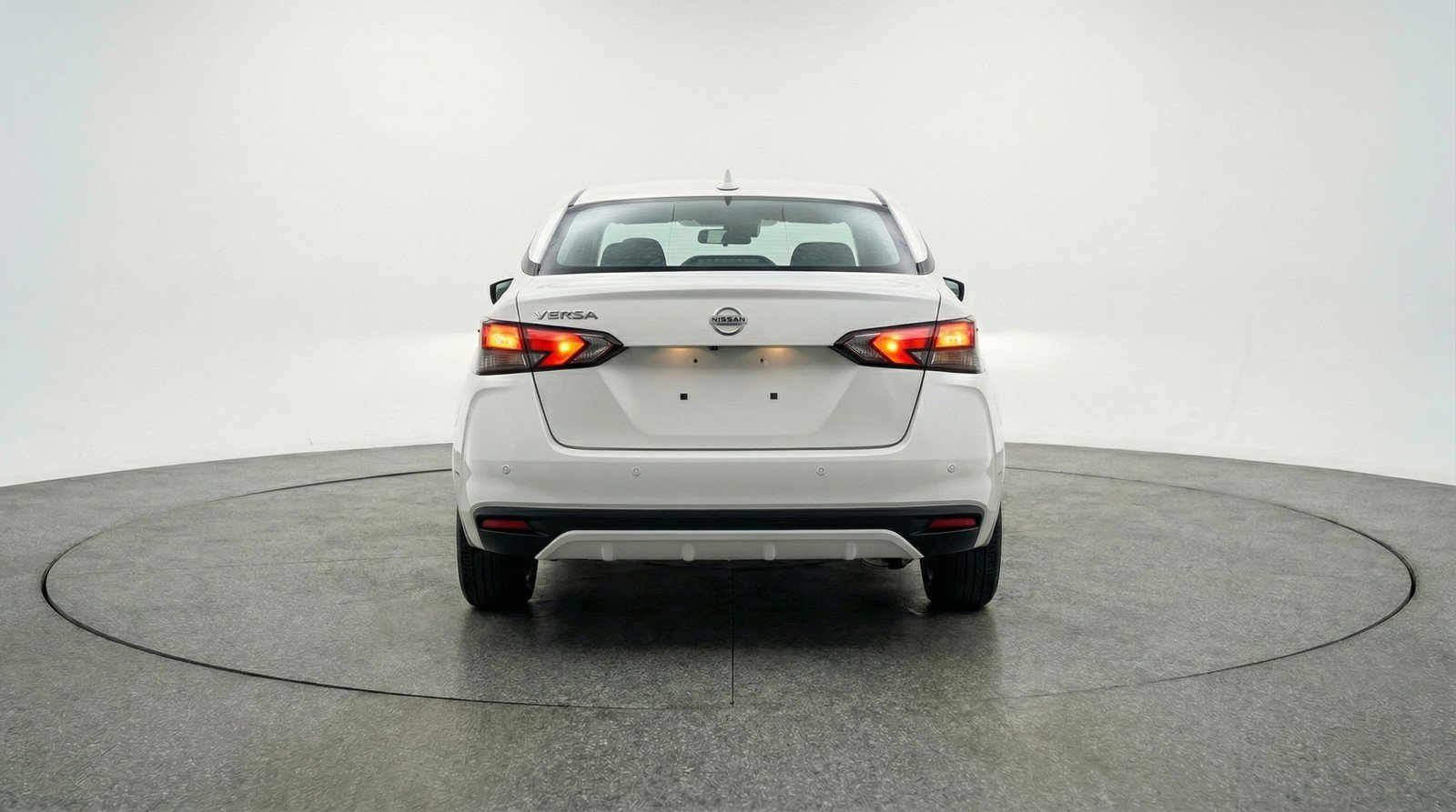 Used 2025 Nissan Versa SV FWD image 7