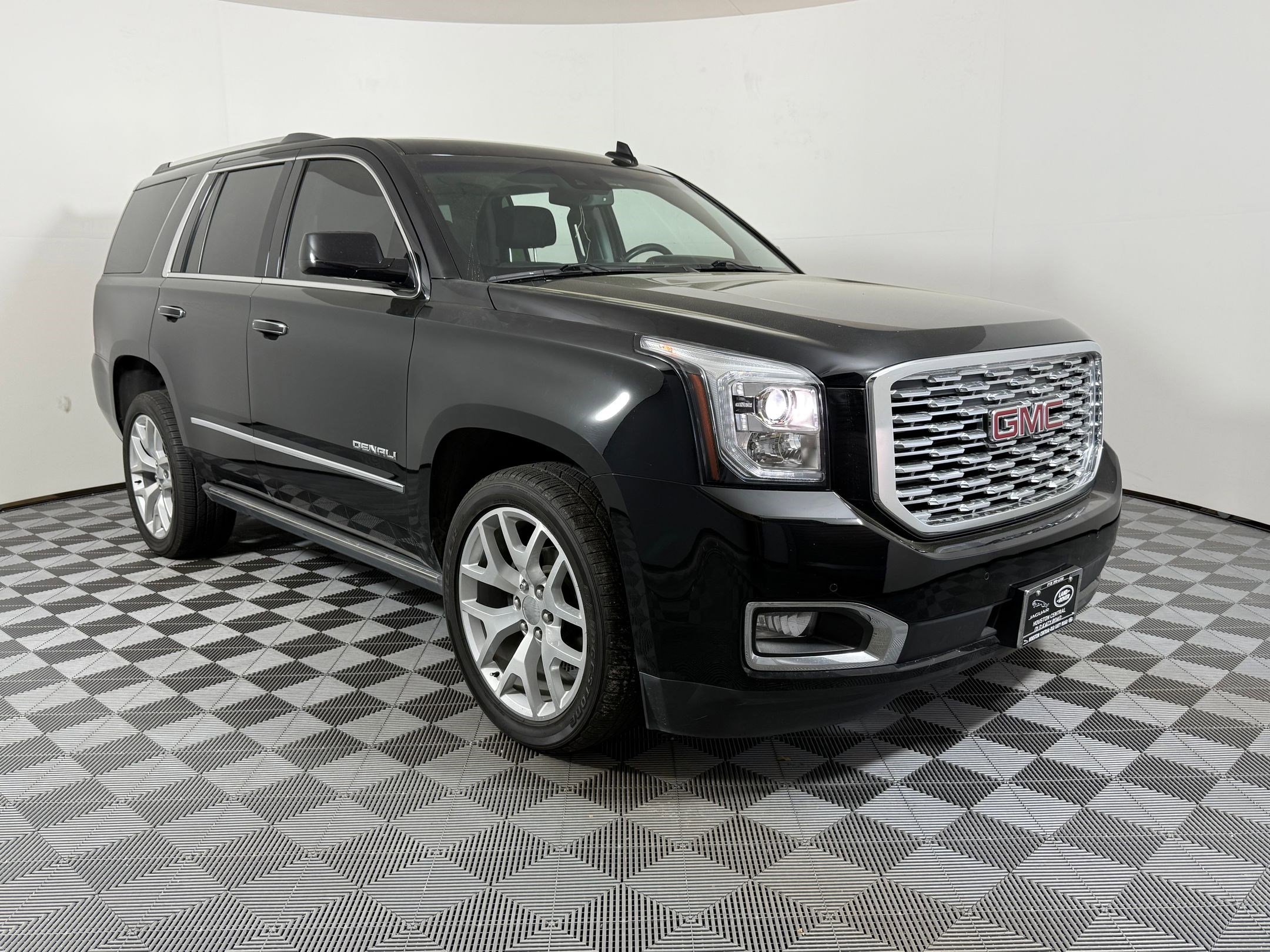 Used 2020 GMC Yukon Denali w/ Denali Ultimate Package image 8