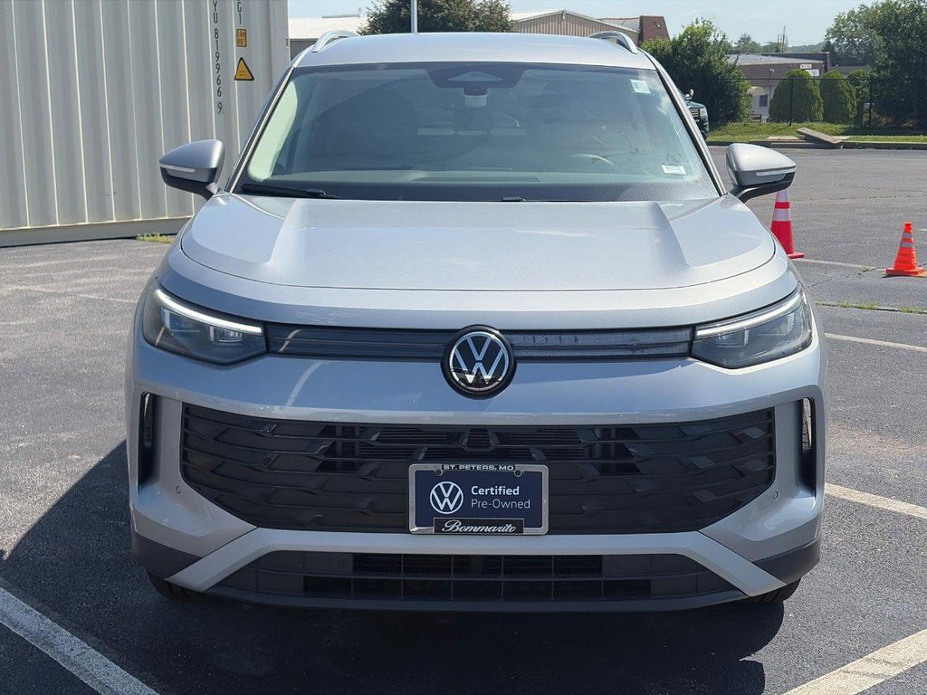 Certified 2026 Volkswagen Tiguan SE AWD/4WD image 2