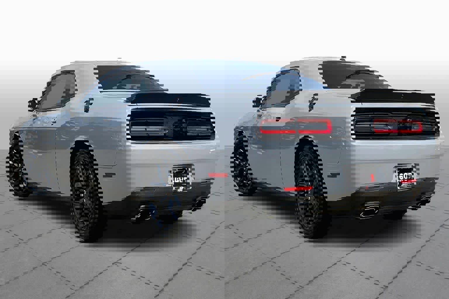 Used 2022 Dodge Challenger R/T w/ Blacktop Package image 11