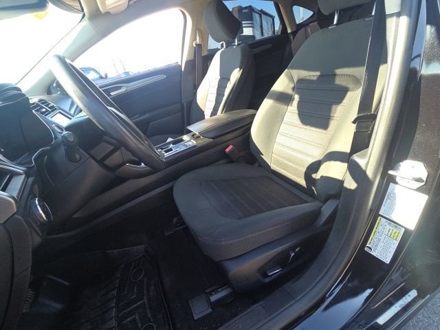 Used 2020 Ford Fusion SE image 21