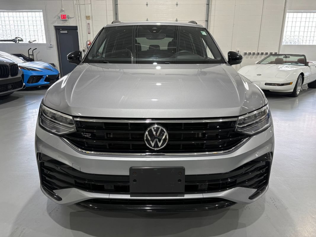 Used 2022 Volkswagen Tiguan SE R-Line AWD/4WD image 2