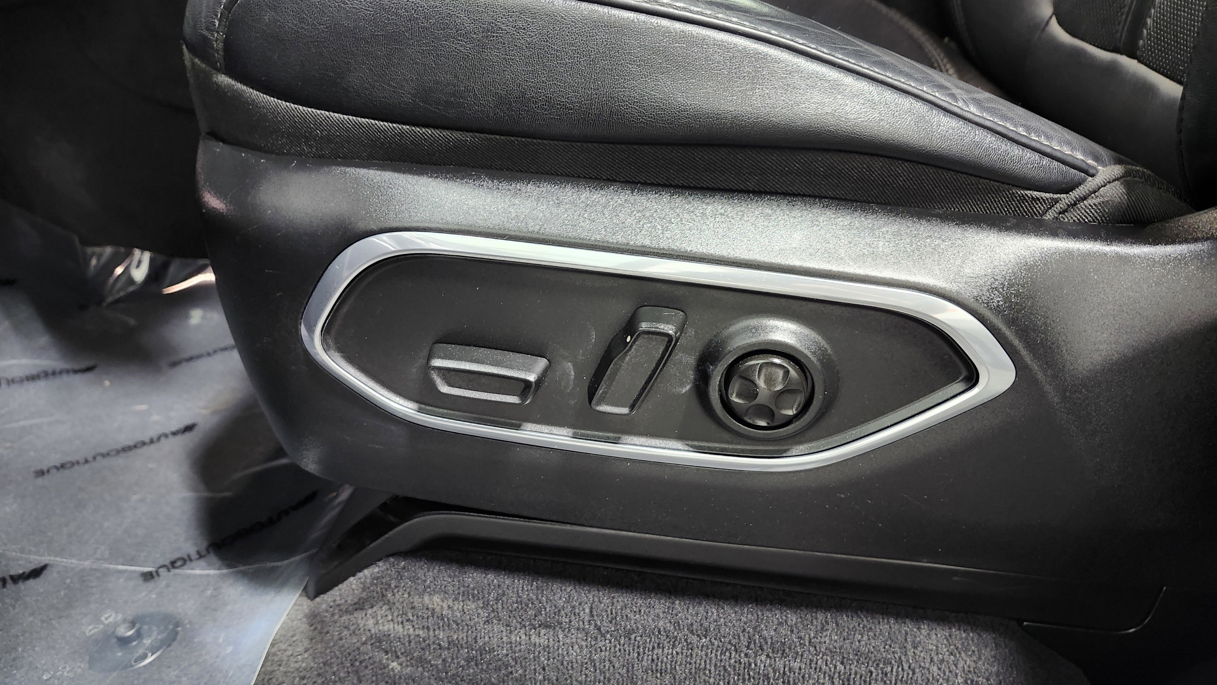 Used 2023 Jeep Wagoneer Series II image 32