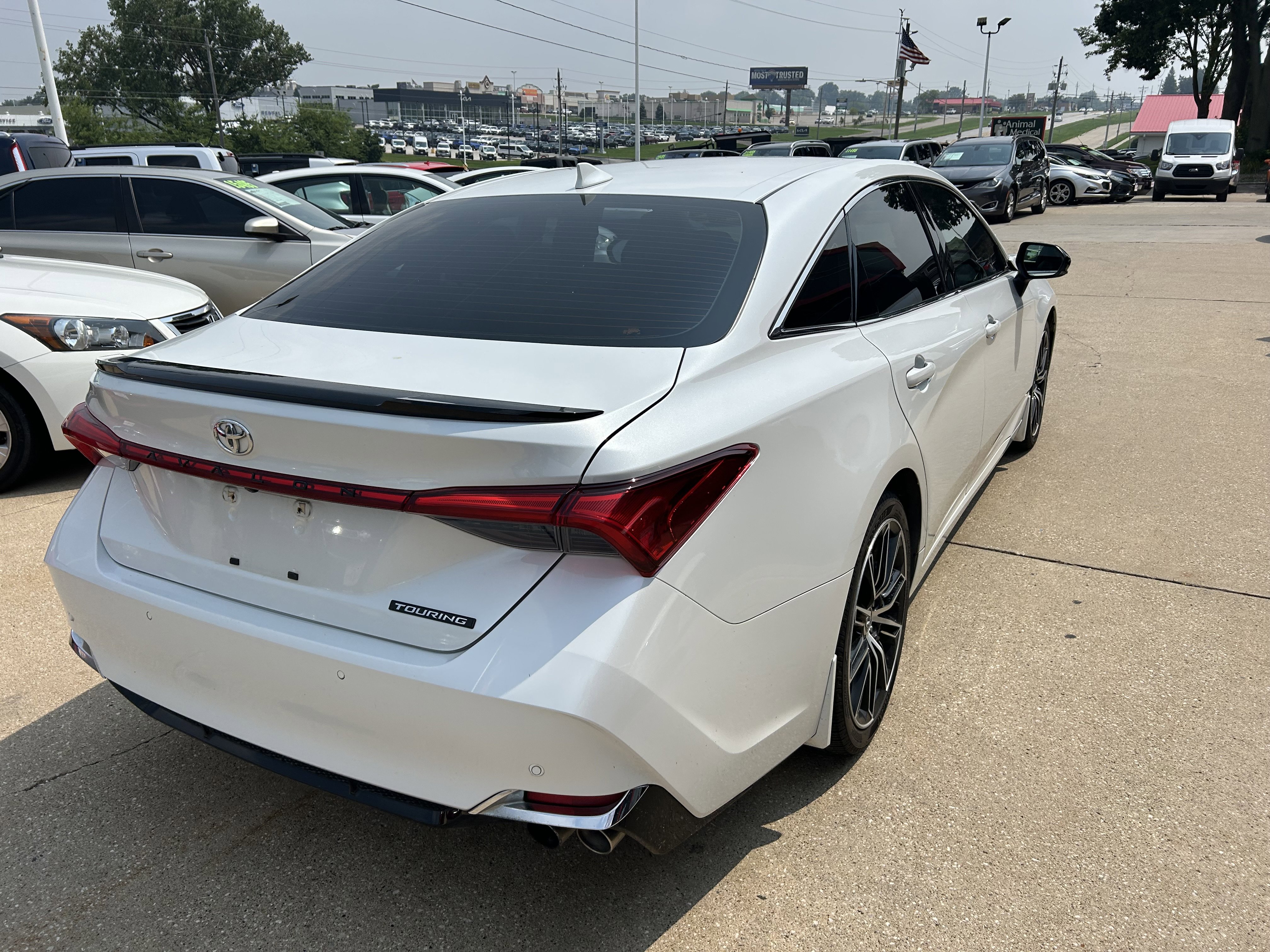 Used 2019 Toyota Avalon Touring image 5