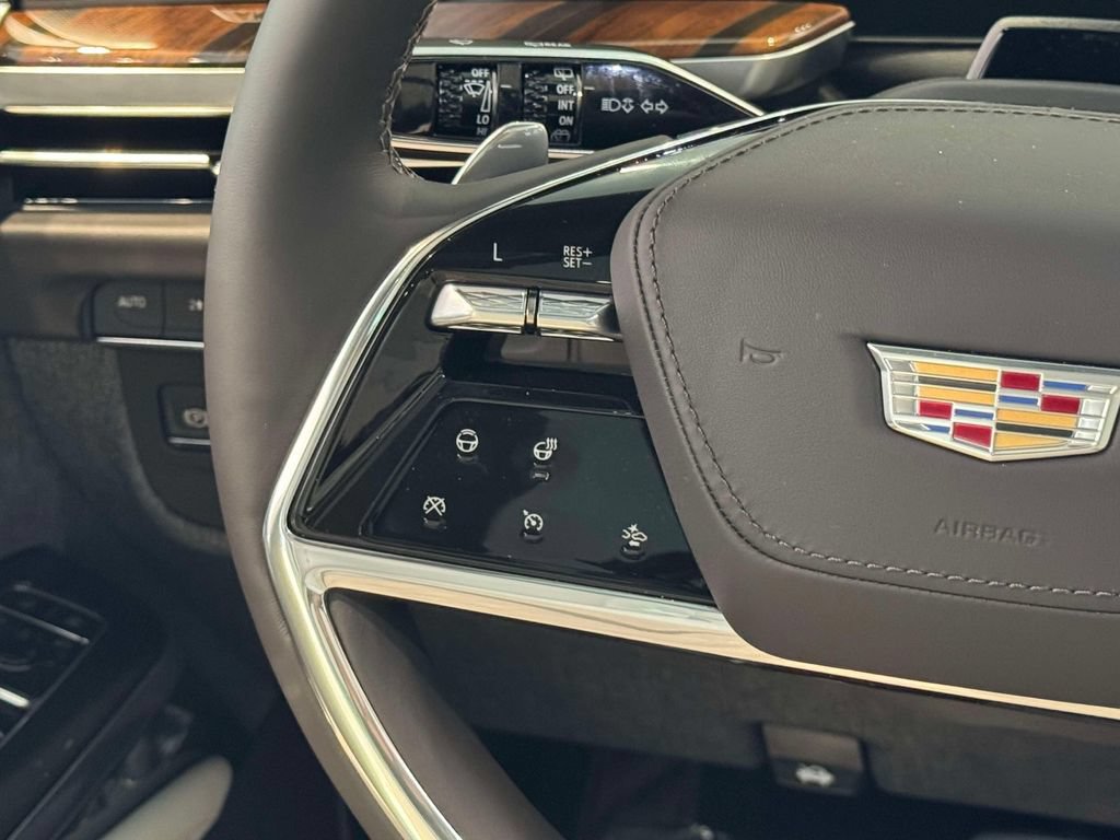 Used 2026 Cadillac Escalade ESV Platinum Sport w/ LPO, Floor Liner Package AWD/4WD image 34