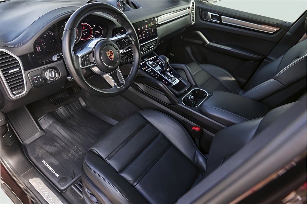Used 2022 Porsche Cayenne Platinum Edition image 12