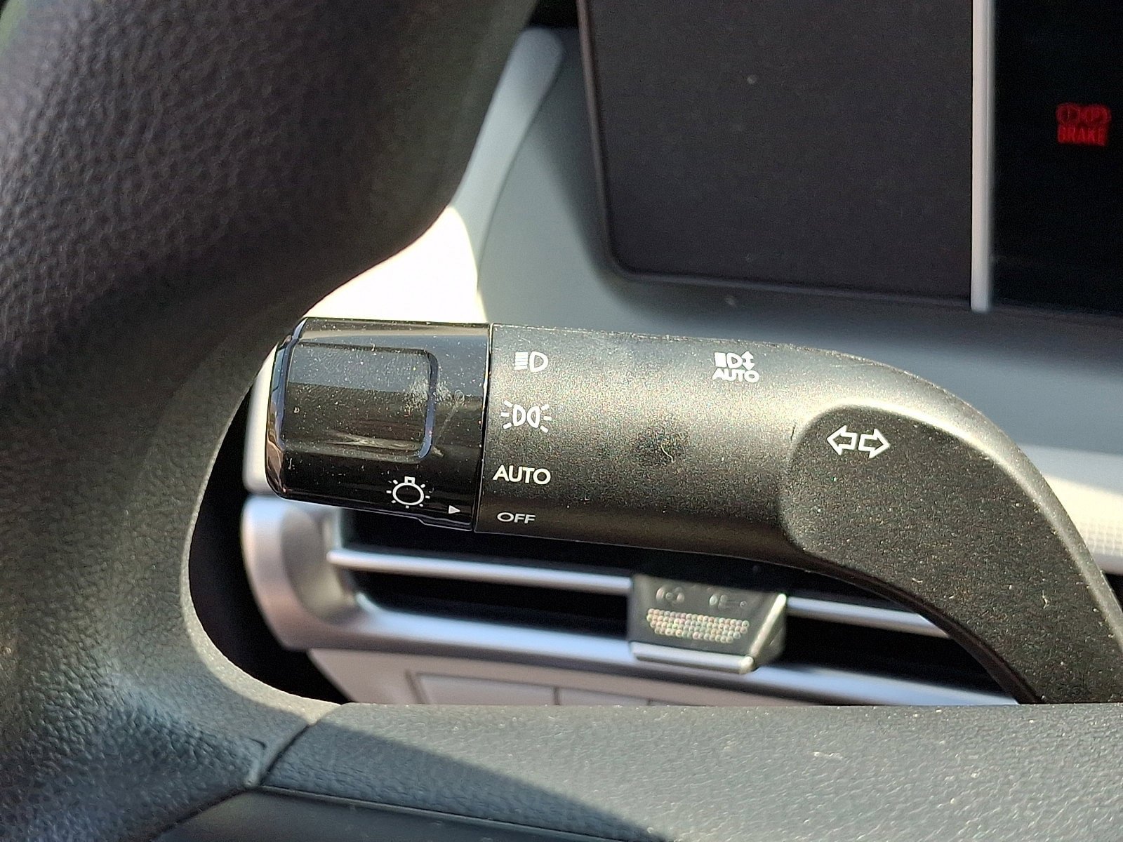 Certified 2025 Hyundai Tucson SE image 25