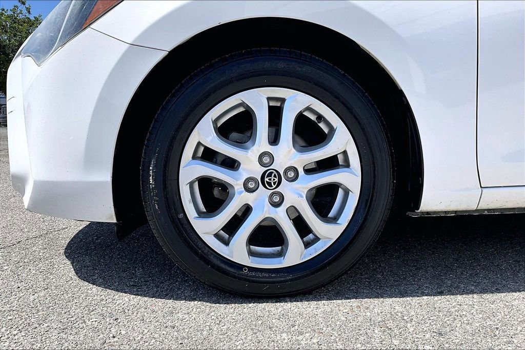Used 2018 Toyota Yaris iA FWD image 34