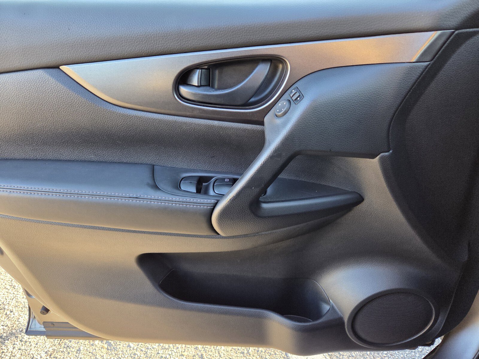 Used 2021 Nissan Rogue Sport S image 21