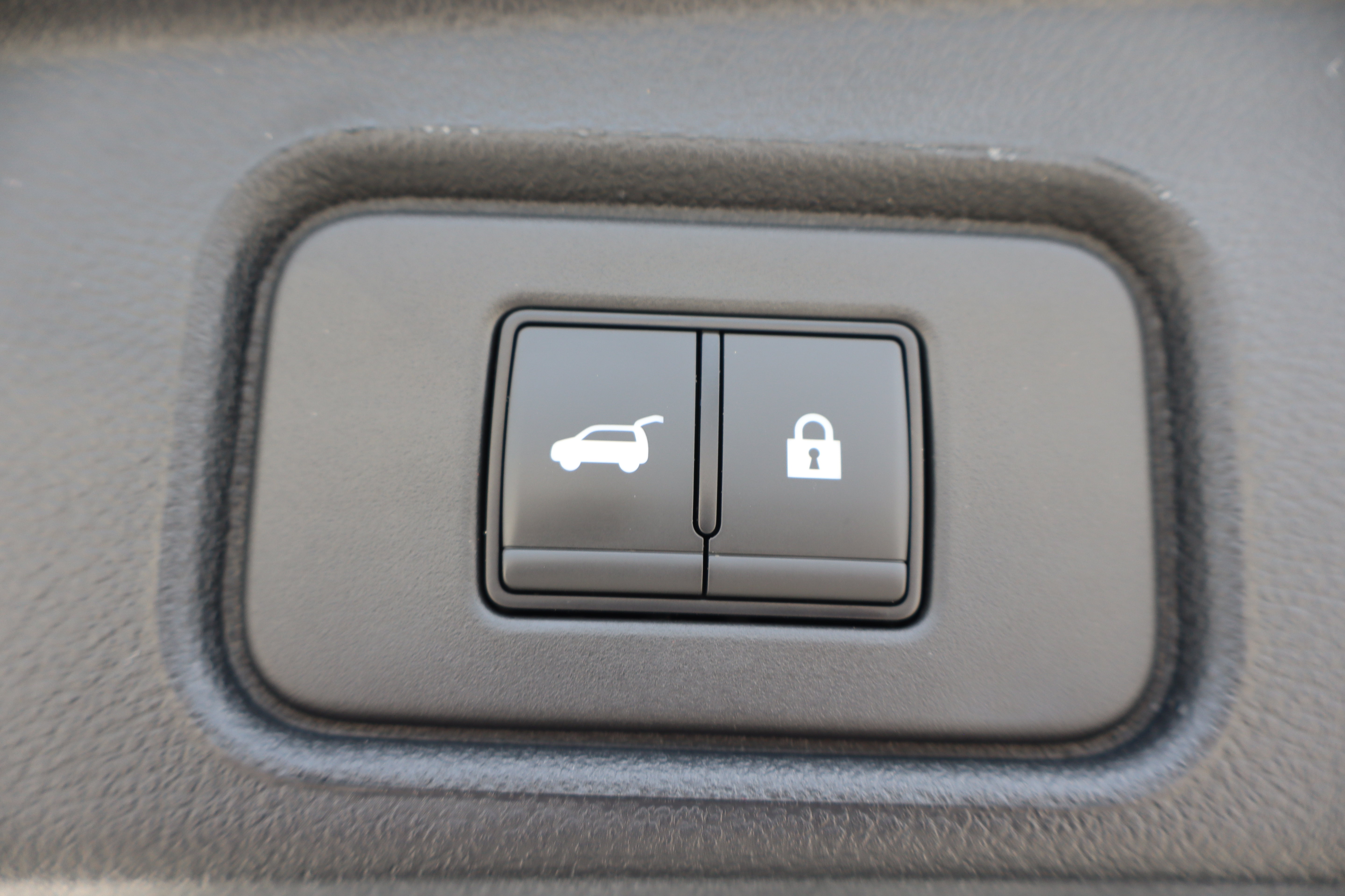 Used 2025 Nissan Pathfinder SL w/ Cargo Package AWD/4WD image 25