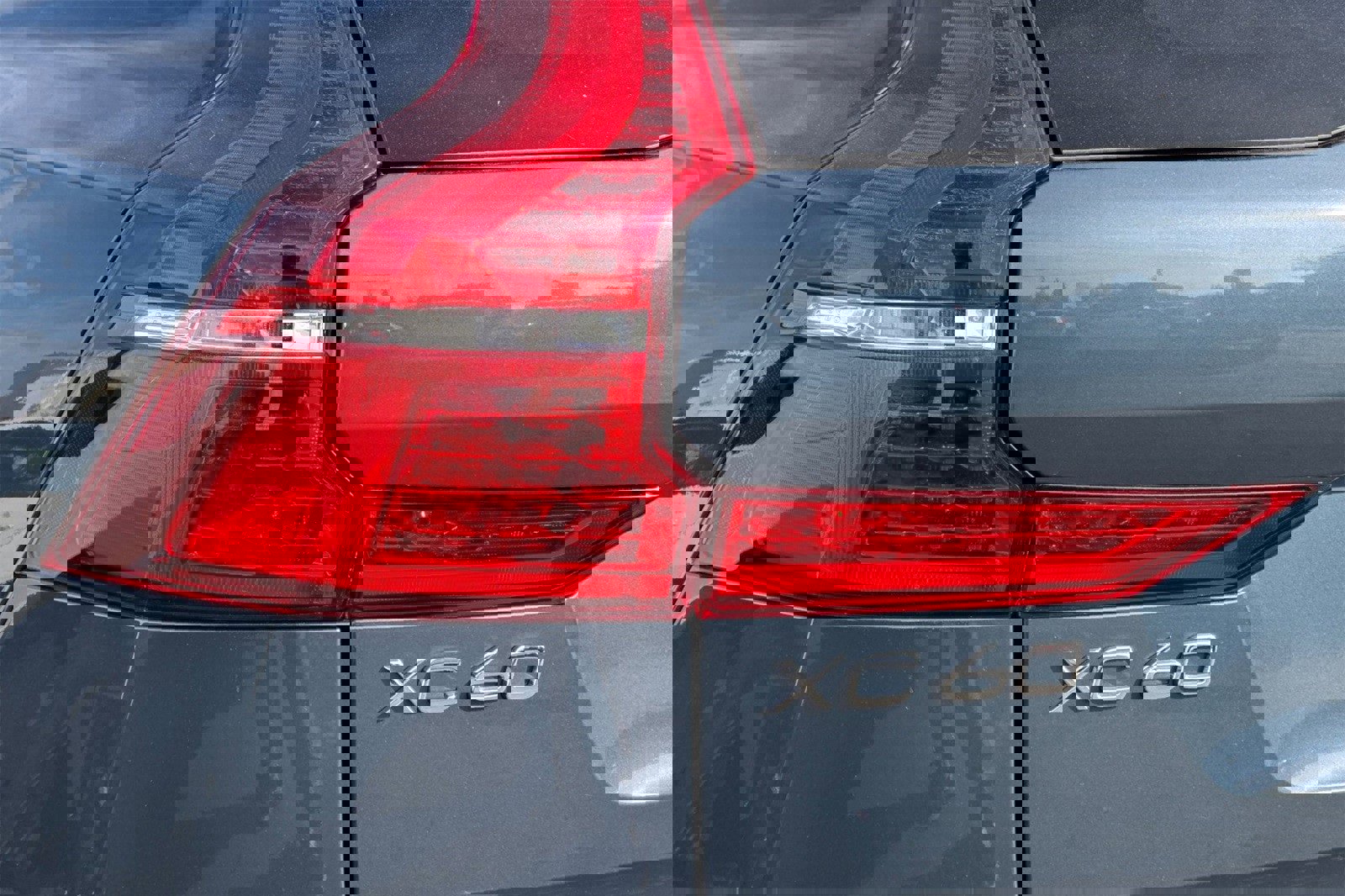 Used 2025 Volvo XC60 B5 Core w/ Protection Package Premier image 28