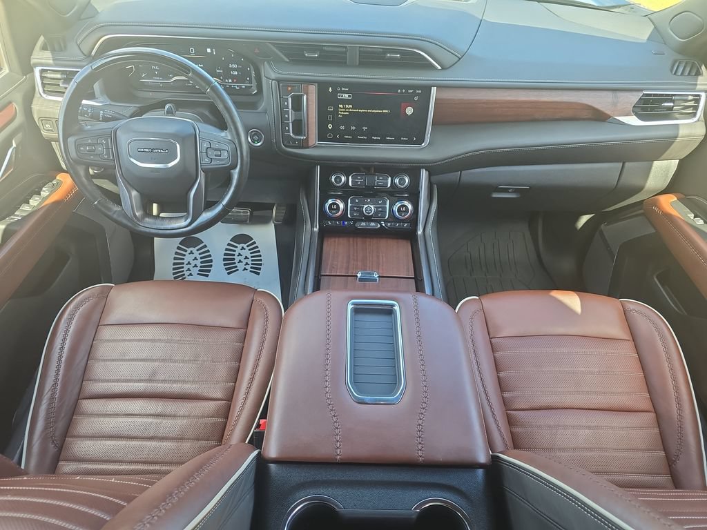 Used 2024 GMC Yukon Denali Ultimate AWD/4WD image 9
