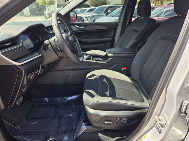 Certified 2025 Jeep Grand Cherokee L Laredo w/ Luxury Tech Group I image 3