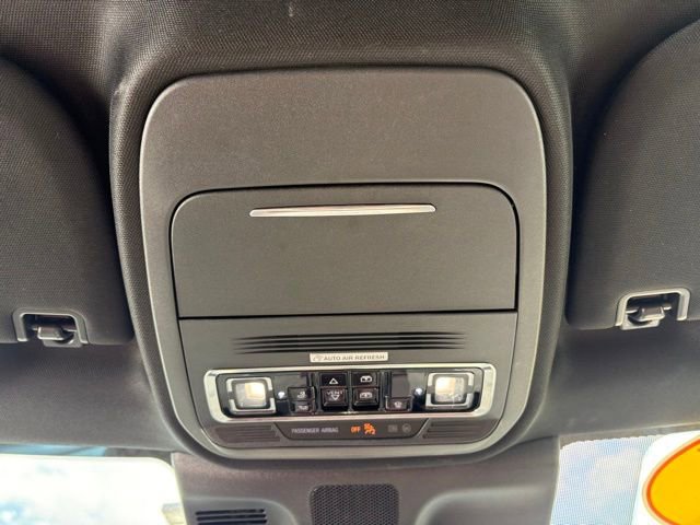 Used 2025 Lincoln Navigator Reserve image 27